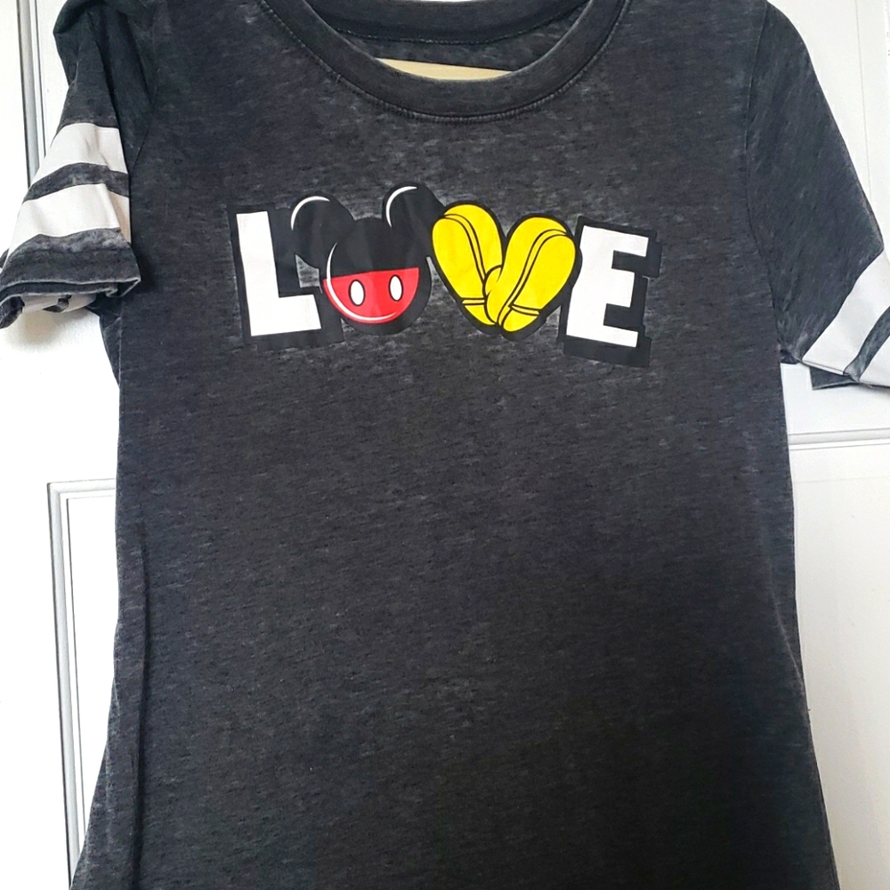 Womans disney mickey mouse shirt love xl  15/17